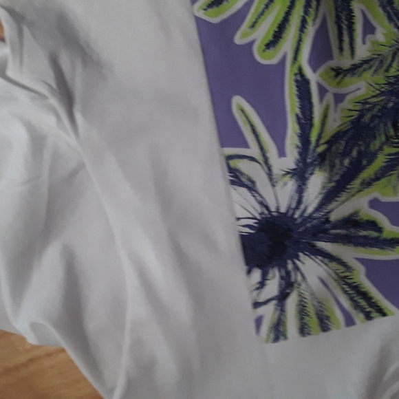 Brand new with tags trendy H&M city t shirt - Picture 5 of 17